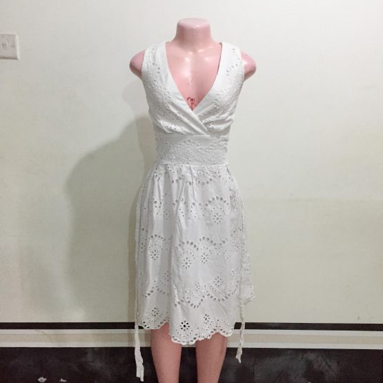 White Lace Dress (Size 14-16)